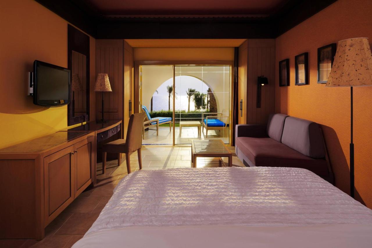 ル メリディアン ダハブ リゾート エクステリア 写真 A room at the hotel