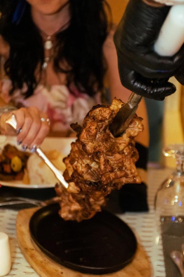 ル メリディアン ダハブ リゾート エクステリア 写真 A piece of grilled meat